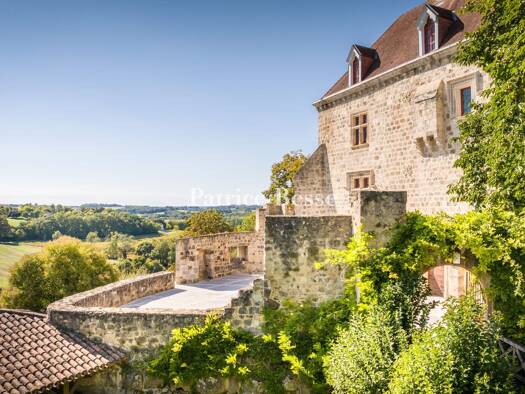 Schloss zum Kauf 2.950.000 € 20 Zimmer 1.060 m² 296.868 m² Grundstück Nérac 47600