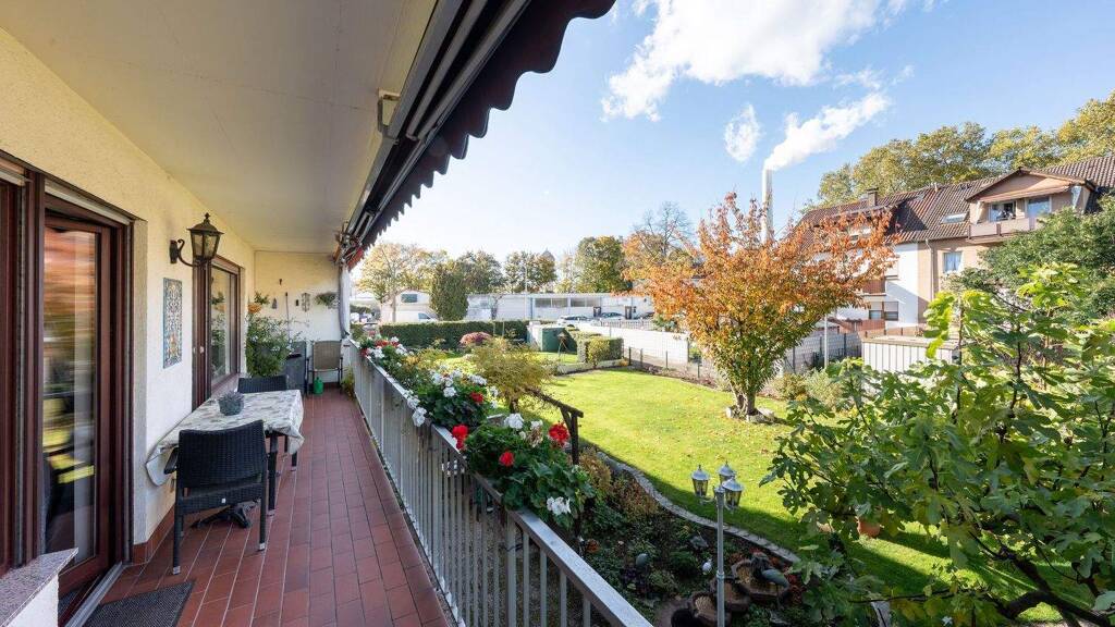 Kurzfristig verfügbar: Charmantes Dreifamilienhaus auf Erbpacht mit idyllischem Garten