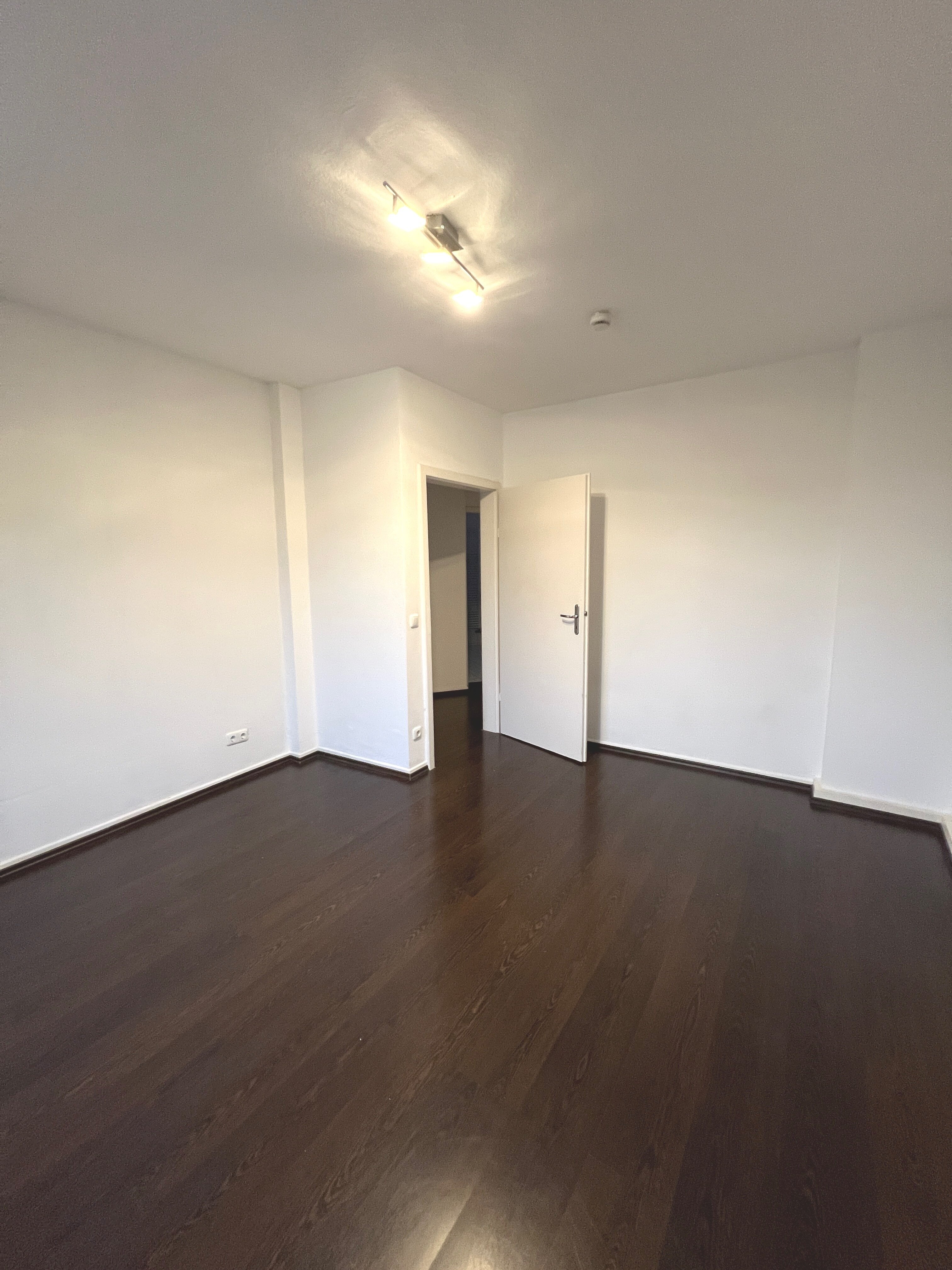 Wohnung zur Miete 599 € 2 Zimmer 38 m²<br/>Wohnfläche 3.<br/>Geschoss ab sofort<br/>Verfügbarkeit Humboldstraße 1 Altstadt - Süd Köln 50676