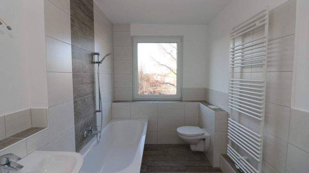 Wohnung zur Miete 399 € 2 Zimmer 56,2 m² 3. Geschoss Karl-Kegel-Straße 30 Freiberg 09599