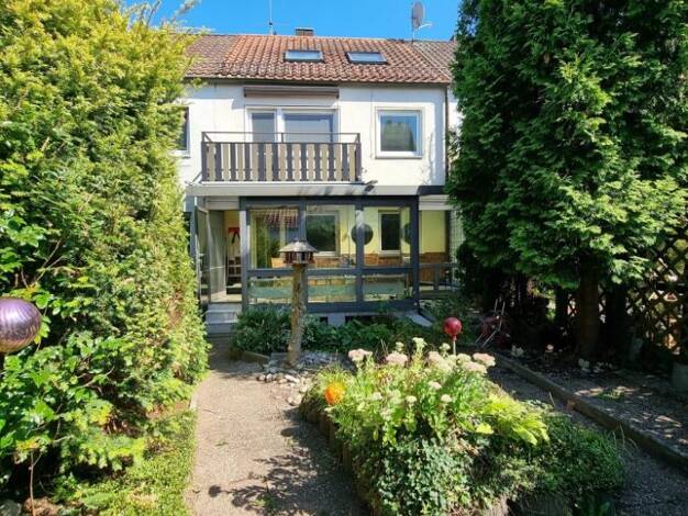 Reihenmittelhaus zum Kauf 349.000 € 4 Zimmer 94 m² 150 m² Grundstück Burgfarrnbach Fürth 90768