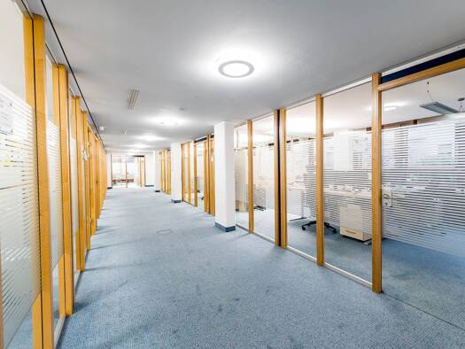 Bürofläche zur Miete provisionsfrei 2.500 m² Bürofläche teilbar von 1.000 m² bis 5.000 m² West Kassel 34119