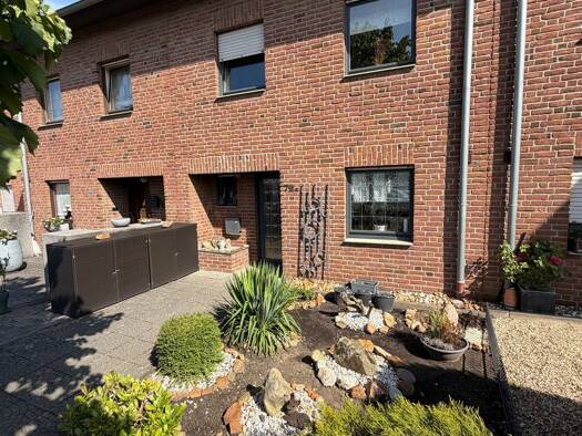 Einfamilienhaus zum Kauf 370.000 € 6 Zimmer 150 m² 180 m² Grundstück frei ab sofort Giesenkirchen Ost 41238
