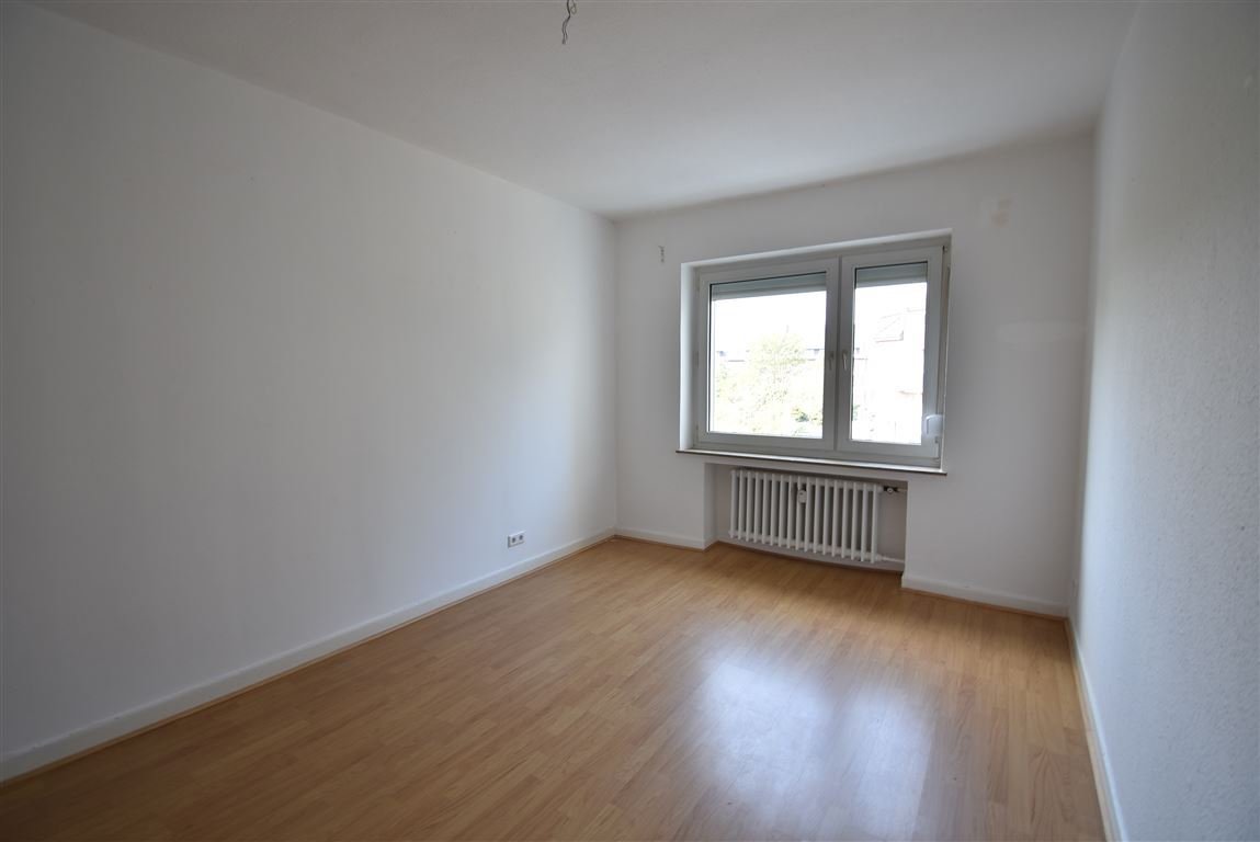 Wohnung zur Miete 900 € 2 Zimmer 63 m²<br/>Wohnfläche ab sofort<br/>Verfügbarkeit Zeppelinstr. 39 Eller Düsseldorf 40231