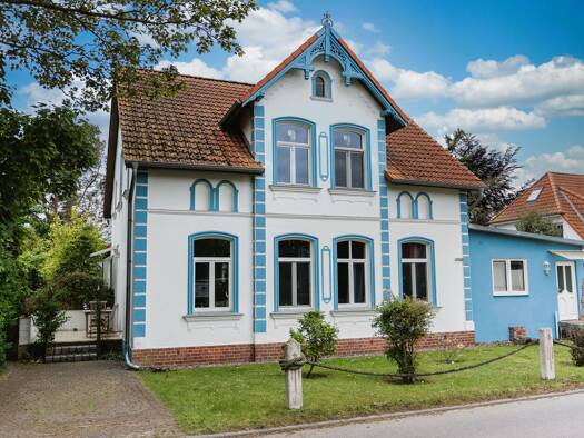 Mehrfamilienhaus zum Kauf als Kapitalanlage geeignet 750.000 € 252 m² 701 m² Grundstück Prerow 18375