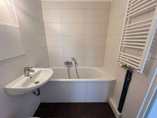 Wohnung zur Miete 680 € 6 Zimmer 112 m² 4. Geschoss Poststraße 21 Reinsdorf Reinsdorf 08141