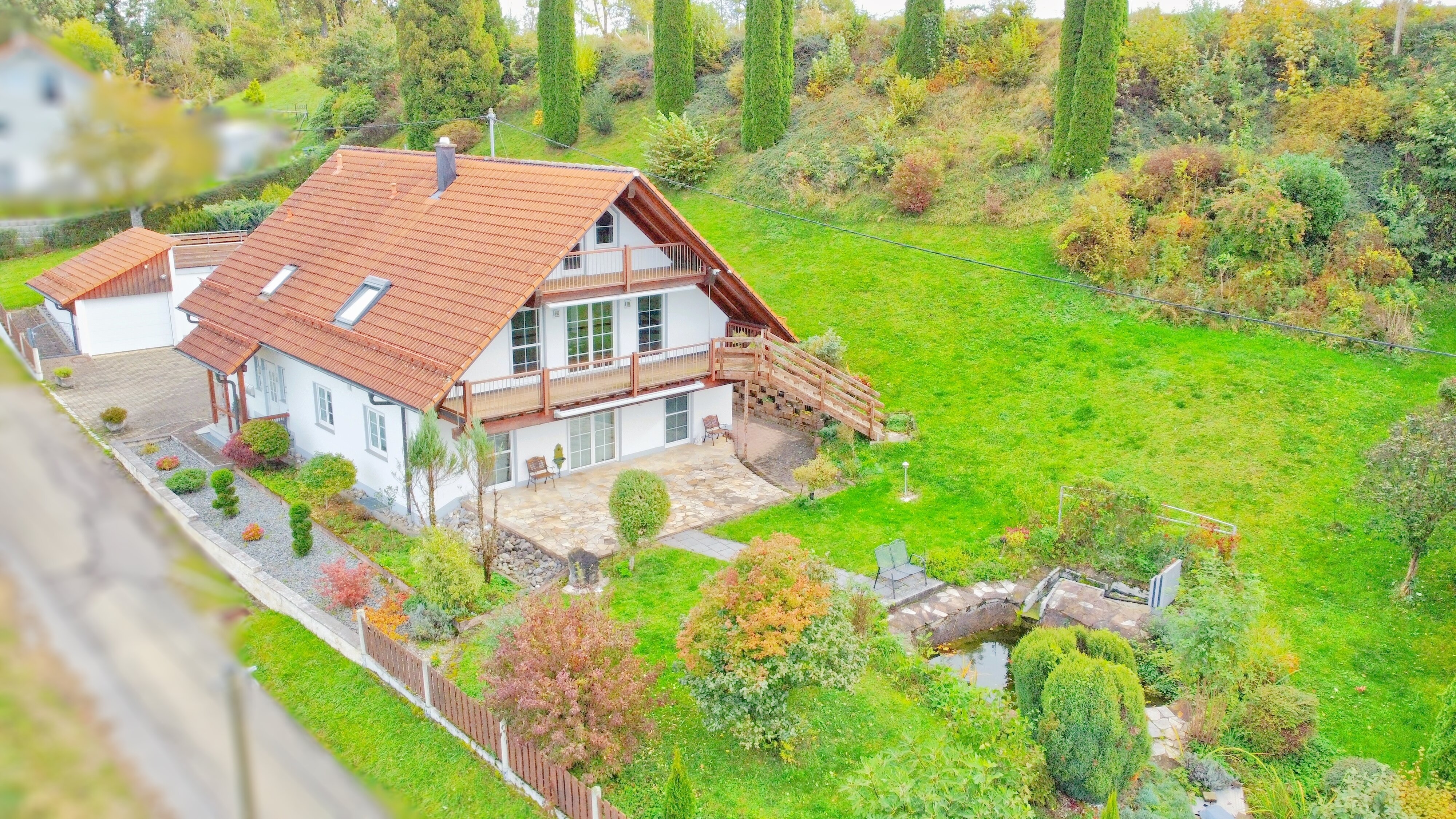 Mehrfamilienhaus zum Kauf 759.000 € 10 Zimmer 185 m²<br/>Wohnfläche 2.131 m²<br/>Grundstück 01.12.2024<br/>Verfügbarkeit Hattenweiler Heiligenberg 88633