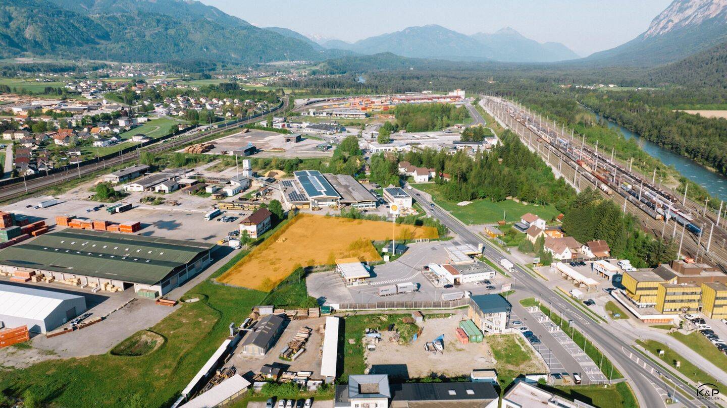 Land, 8300 m²