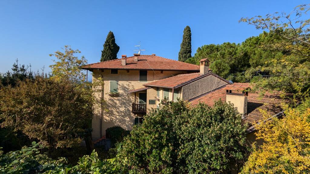 Haus zum Kauf 3.800.000 € 15 Zimmer 750 m² 5.000 m² Grundstück frei ab sofort Torri del Benaco 37010