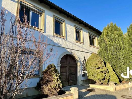 Haus zum Kauf 680.000 € 11 Zimmer 188 m² 1.110 m² Grundstück Sarasdorf 2454