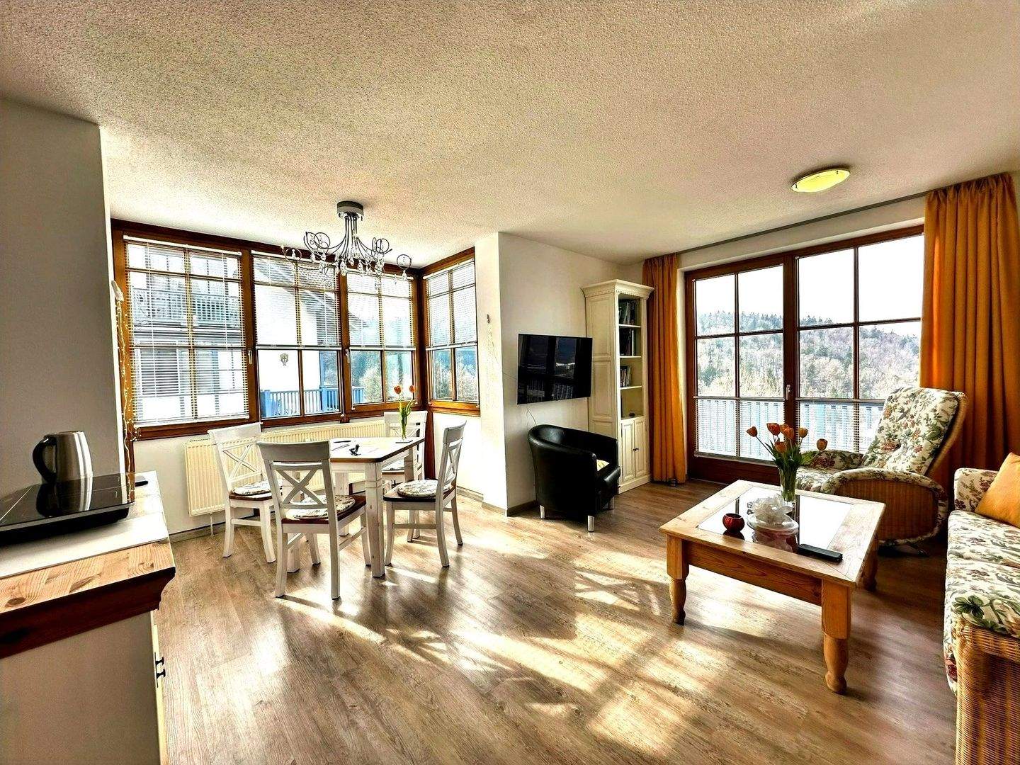 Immobilie in Schöfweg - Urlaub das ganze Jahr - gemütliche Ferienwohnung mit Balkon und Weitblick - Bild 0