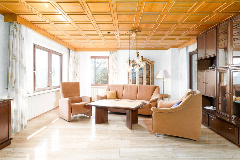 Immobilie in Neubrunn - Großzügiges Wohnhaus - stilvoll & gepflegt - Bild 2