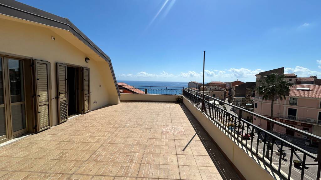 Penthouse zur Miete provisionsfrei 650 € 3 Zimmer 65 m² 3. Geschoss frei ab sofort Cristofo Columbo 6 San Lucido