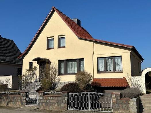Einfamilienhaus zum Kauf 238.000 € 4 Zimmer 120 m² 498 m² Grundstück frei ab 01.05.2027 Güstrow 18273