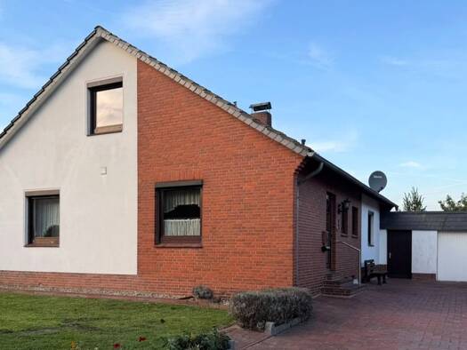 Einfamilienhaus zum Kauf 185.000 € 5 Zimmer 126 m² 742 m² Grundstück Elsfleth Elsfleth 26931