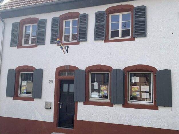 Reihenmittelhaus zur Miete 1.390 € 8 Zimmer 177 m² 240 m² Grundstück Schloßbergstraße 29 Blieskastel 66440