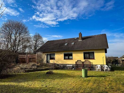 Haus zum Kauf 330.000 € 5 Zimmer 180 m² 650 m² Grundstück Niederkaufungen Kaufungen 34260