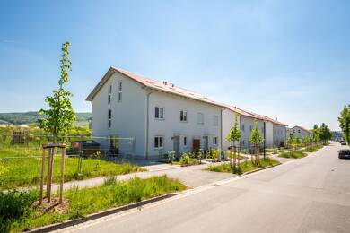 Doppelhaushälfte zur Miete 2.200 € 6 Zimmer 177 m² 249 m² Grundstück frei ab 15.08.2025 Zwätzen Jena 07743