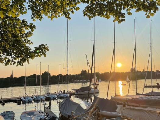 Wohnung zur Miete 2.200 € 3 Zimmer 90 m² Geschoss 1/1 frei ab 15.12.2025 Armgartstraße Hohenfelde Hamburg 22087