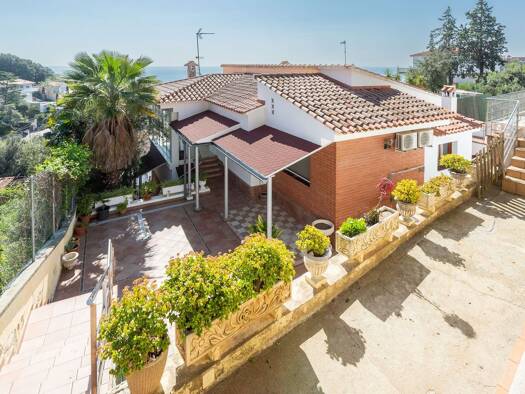 Einfamilienhaus zum Kauf provisionsfrei 525.000 € 7 Zimmer 240 m² 528 m² Grundstück Santa Susanna 08398