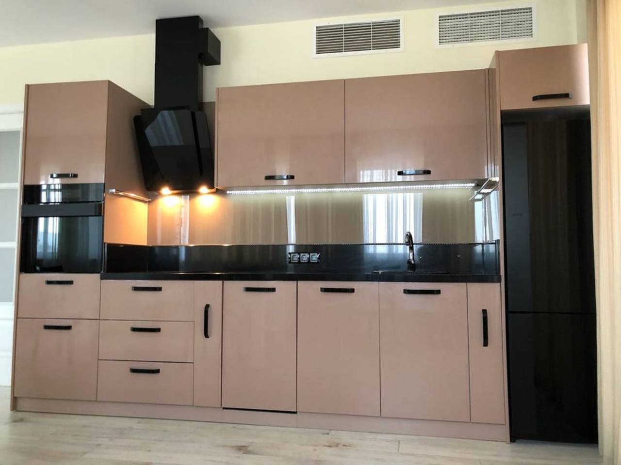 Apartment zum Kauf 227.000 € 3 Zimmer 190 m²<br/>Wohnfläche 3.<br/>Geschoss Chernomorets 8142