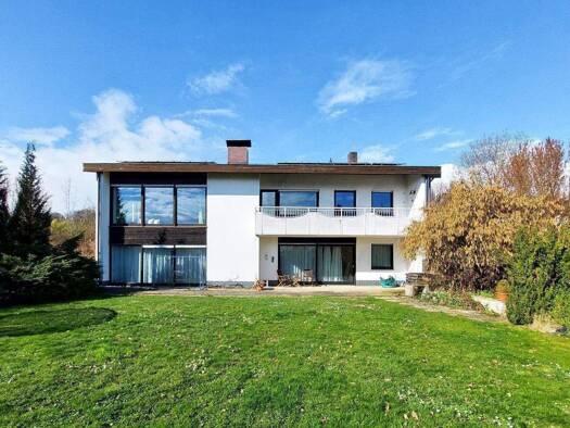 Haus zum Kauf 660.000 € 10 Zimmer 363 m² 1.345 m² Grundstück frei ab sofort Amberg 92224