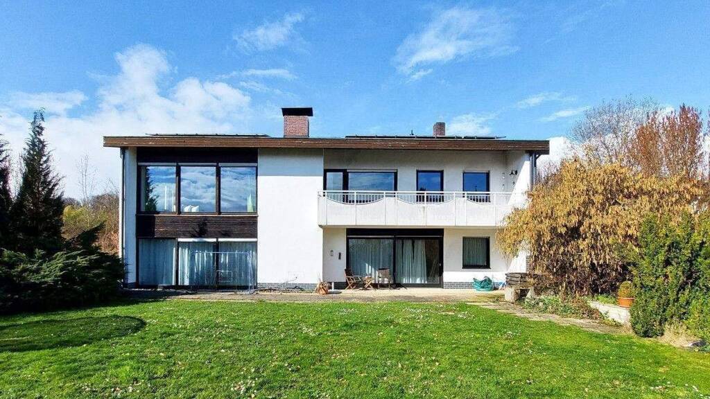 Haus zum Kauf 660.000 € 10 Zimmer 363 m² 1.345 m² Grundstück frei ab sofort Amberg 92224