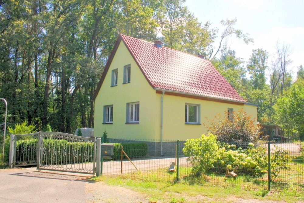 Einfamilienhaus zum Kauf provisionsfrei 220.000 € 5 Zimmer 112,3 m²<br/>Wohnfläche 10.092 m²<br/>Grundstück ab sofort<br/>Verfügbarkeit Wiednitz Bernsdorf 02994