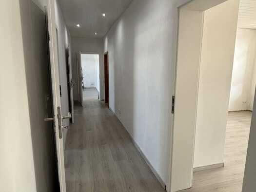 Wohnung zum Kauf 60.000 € 3 Zimmer 90 m² Leubnitz Werdau 08412