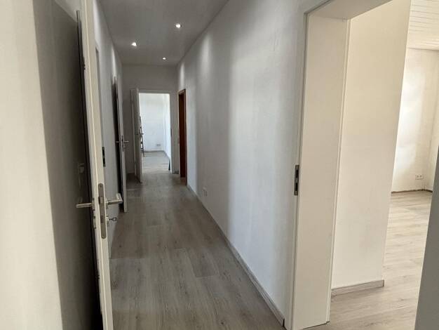 Wohnung zum Kauf 60.000 € 3 Zimmer 90 m² Leubnitz Werdau 08412