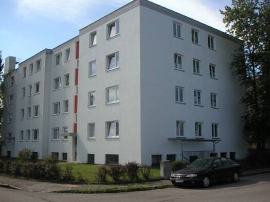 Wohnung zur Miete 670 € 2 Zimmer 61,6 m² frei ab 01.10.2026 Haydnstraße 15 Burghausen Burghausen 84489