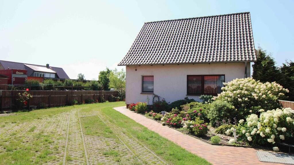 Sonstiges zum Kauf als Kapitalanlage geeignet 219.000 € 6 Zimmer 193 m² 702,2 m² Grundstück Mönkebude 17375