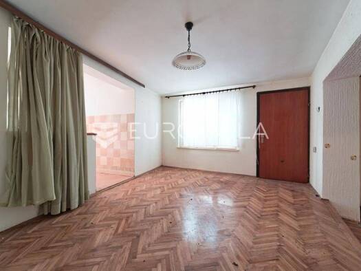 Haus zum Kauf 115.000 € 4 Zimmer 236 m² Donji grad Tenja