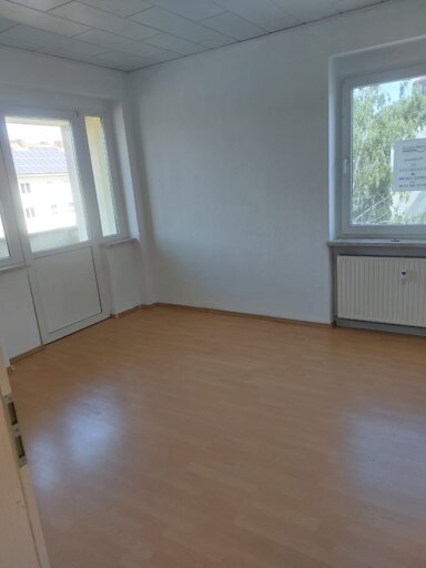 Wohnung zur Miete 495 € 3 Zimmer 67,5 m² 2. Geschoss frei ab sofort Cochstedter Straße . Semmelweisstraße Magdeburg 39112