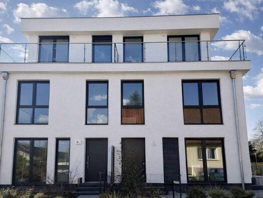 Doppelhaushälfte zum Kauf - Erstbezug 749.000 € 8 Zimmer 153 m² 275 m² Grundstück Rangsdorf 15834