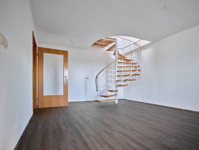Wohnung zur Miete 495 € 2 Zimmer 70,7 m² 2. Geschoss frei ab 01.07.2025 Riesaer Straße 23 Oschatz Oschatz 04758