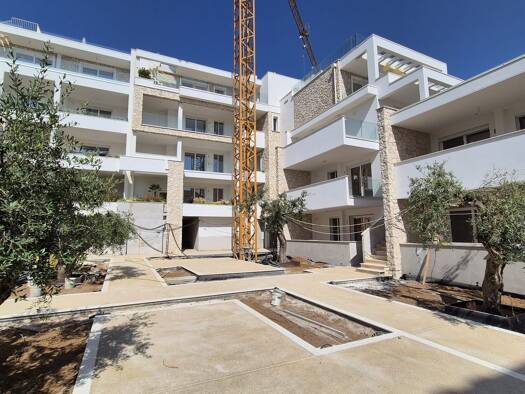 Wohnung zum Kauf - Erstbezug 325.000 € 2 Zimmer 65,2 m² 1. Geschoss frei ab sofort via carbia Alghero 07041