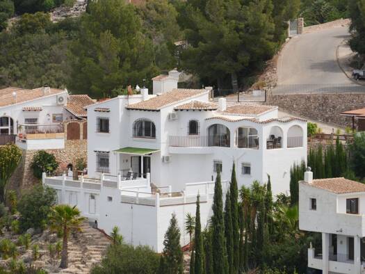 Villa zum Kauf provisionsfrei 350.000 € 7 Zimmer 183,9 m² 1.050 m² Grundstück Pego 03789