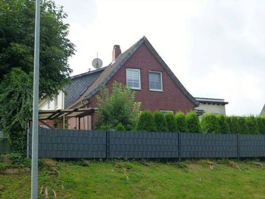 Einfamilienhaus zum Kauf provisionsfrei 59.900 € 4 Zimmer 165 m² 594 m² Grundstück Altgandersheim Bad Gandersheim 37581