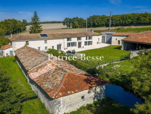 Reihenmittelhaus zum Kauf 564.000 € 8 Zimmer 234 m² 45.446 m² Grundstück Ambleville Barbezieux-Saint-Hilaire 16300