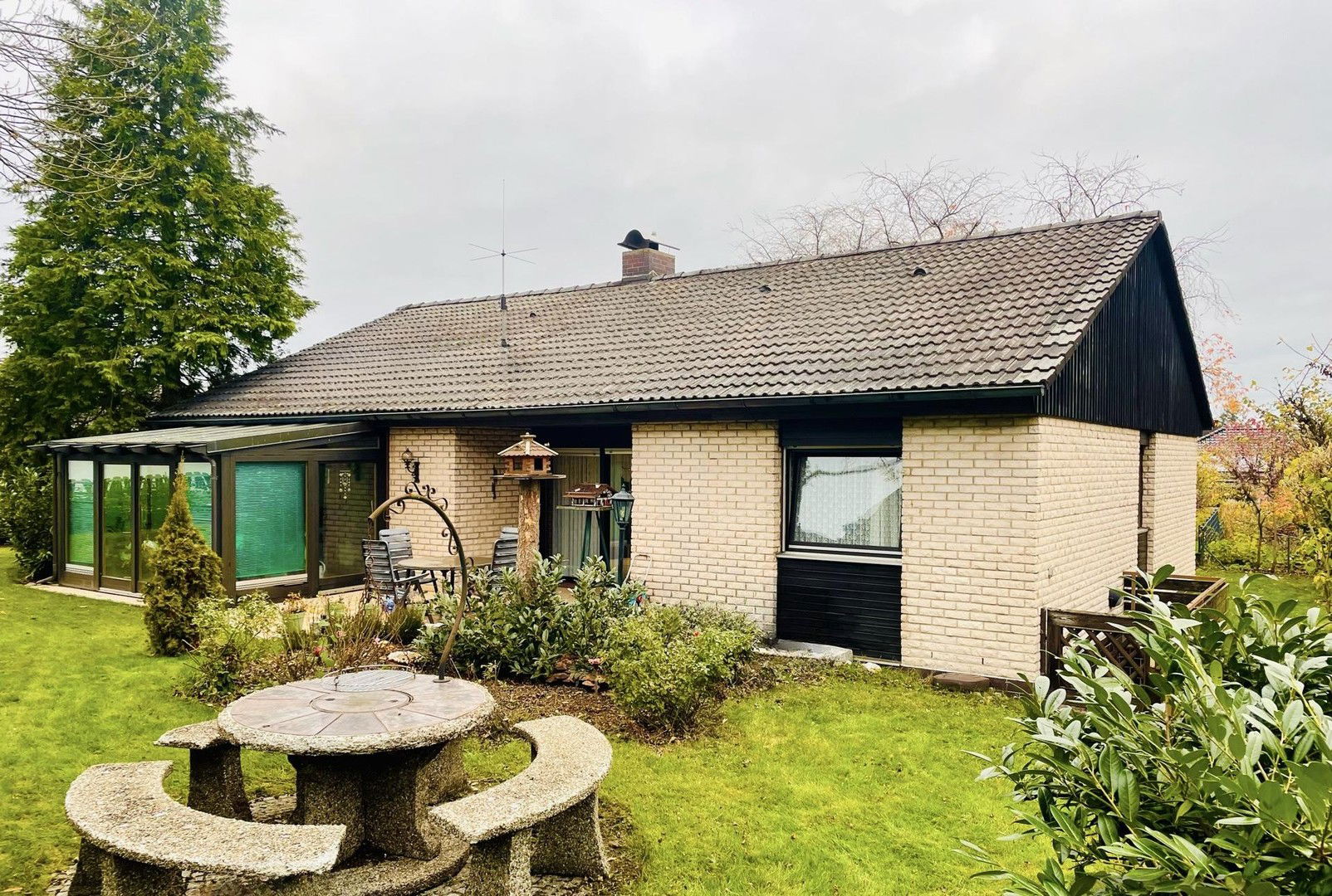 Bungalow zum Kauf provisionsfrei 425.000 € 4,5 Zimmer 127 m²<br/>Wohnfläche 764 m²<br/>Grundstück 01.02.2025<br/>Verfügbarkeit Lerchenstraße 9 Pyrbaum Pyrbaum 90602