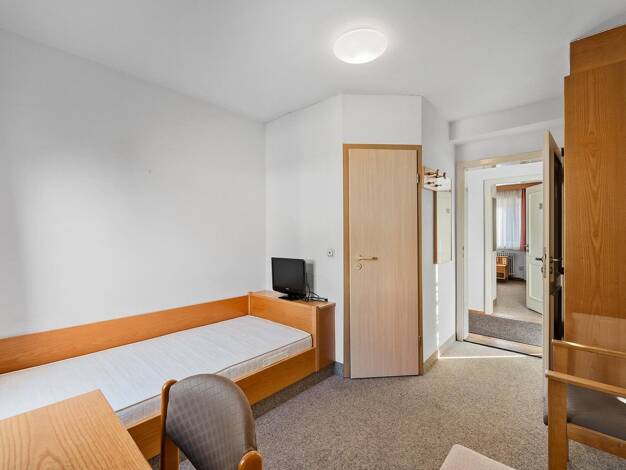 WG-Zimmer zur Miete auf Zeit 700 € 12 m² 3. Geschoss frei ab 01.11.2026 Aidenbachstraße 122 Thalk.Obersendl.-Forsten-Fürstenr.-Solln München 81479