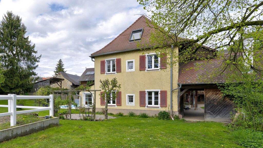 Haus zum Kauf 2.100.000 € 22 Zimmer 554,5 m² 5.009 m² Grundstück Hertingen Bad Bellingen / Hertingen 79415