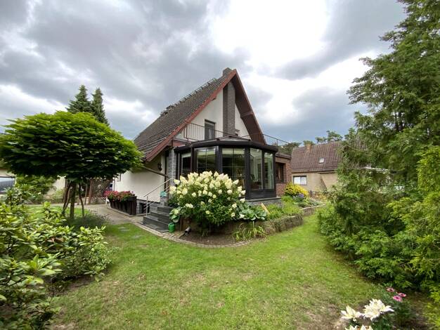 Einfamilienhaus zum Kauf 7 Zimmer 162 m² 1.054 m² Grundstück frei ab sofort Spremberg 03130