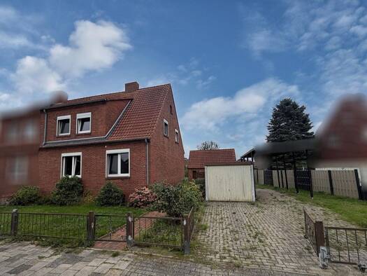 Doppelhaushälfte zum Kauf 179.000 € 5 Zimmer 102 m² 755 m² Grundstück frei ab sofort Borssum/Hilmarsum Emden 26725