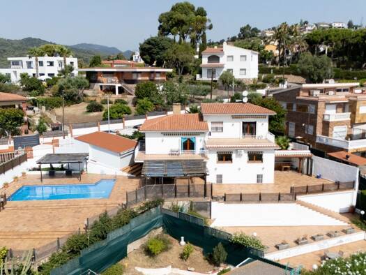 Einfamilienhaus zum Kauf provisionsfrei 580.000 € 7 Zimmer 1.127 m² Grundstück Santa Susanna 08398