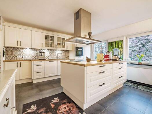 Einfamilienhaus zum Kauf 950.000 € 8 Zimmer 280 m² 712 m² Grundstück Leutershausen Hirschberg an der Bergstraße 69493