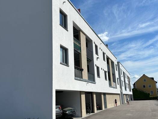 Wohnung zur Miete 672 € 3 Zimmer 83,3 m² 2. Geschoss frei ab sofort Schwandorf 92421