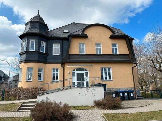 Wohnung zur Miete 875 € 3 Zimmer 116 m² frei ab 01.05.2026 Neuhaus Neuhaus am Rennweg 98724