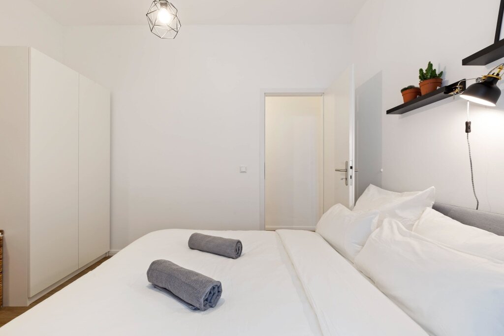 Wohnung zur Miete Wohnen auf Zeit 885 € 2 Zimmer 9 m²<br/>Wohnfläche 19.11.2024<br/>Verfügbarkeit Innstraße 27 Neukölln Berlin 12043